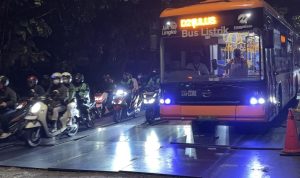 Simak Kondisi Lalu Lintas di Jalan Ambles Lenteng Agung