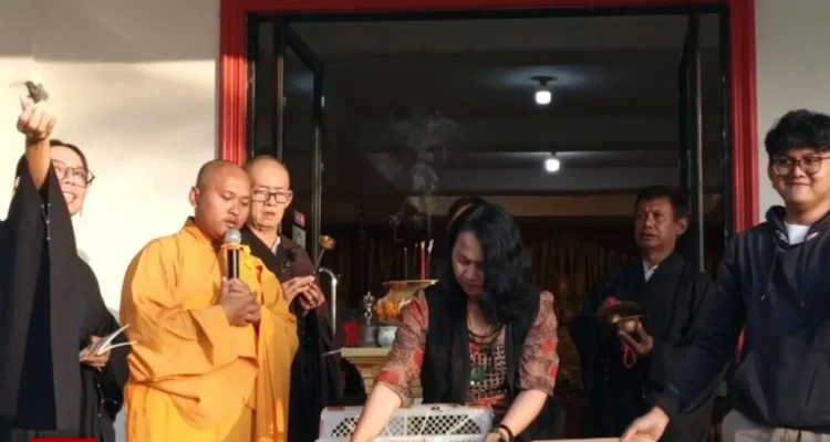 Singkatnya Tradisi Fang Sheng: Melepas Makhluk Hidup dalam Ajaran Buddha