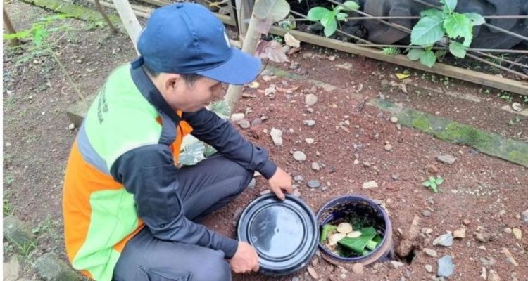 Sudin Lingkungan Hidup Jaksel Distribusikan 2.300 Lubang Biopori untuk Kelola Sampah Warga