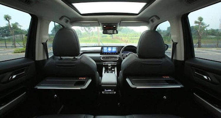 Tempat Penyimpanan Kabin Mitsubishi Destinator yang Praktis