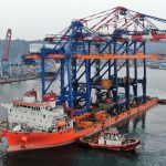 Terminal Petikemas Perluas Kapasitas dengan Crane dari Tiongkok