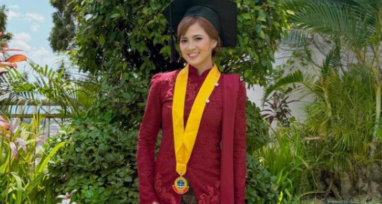 Tips Jahit Kebaya Wisuda Anggun dan Hemat