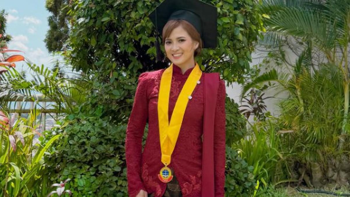 Tips Jahit Kebaya Wisuda Anggun dan Hemat