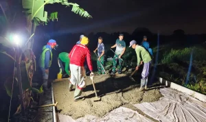 TMMD 128 Gresik: Pembangunan Jalan Malam Hari, Gotong Royong Terangi Kegelapan