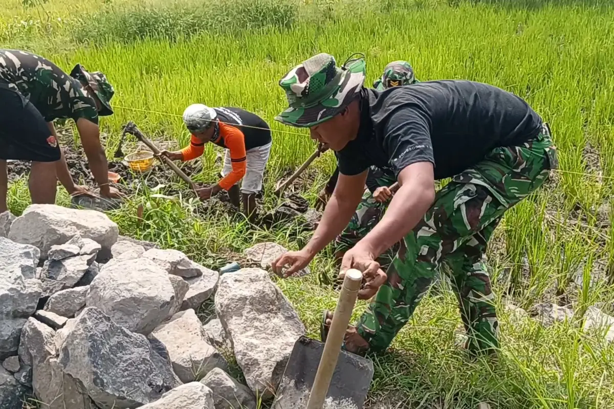 TMMD 128 Perkuat Infrastruktur Pertanian Gresik, Bangun Tanggul JUT Slempit