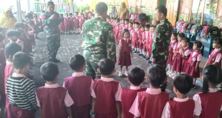 TMMD 128 Probolinggo Ajarkan Disiplin Sejak Dini