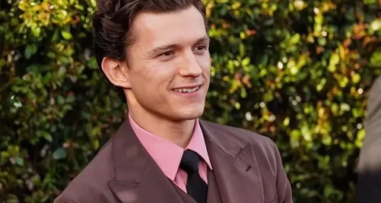 Tom Holland Tak Bisa Gabung James Bond Gara-gara Kontrak Marvel