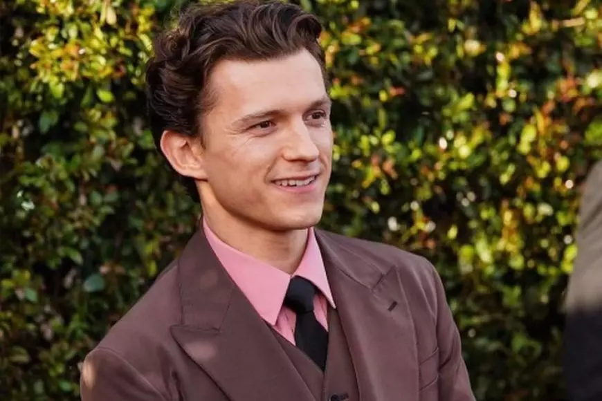 Tom Holland Tak Bisa Gabung James Bond Gara-gara Kontrak Marvel
