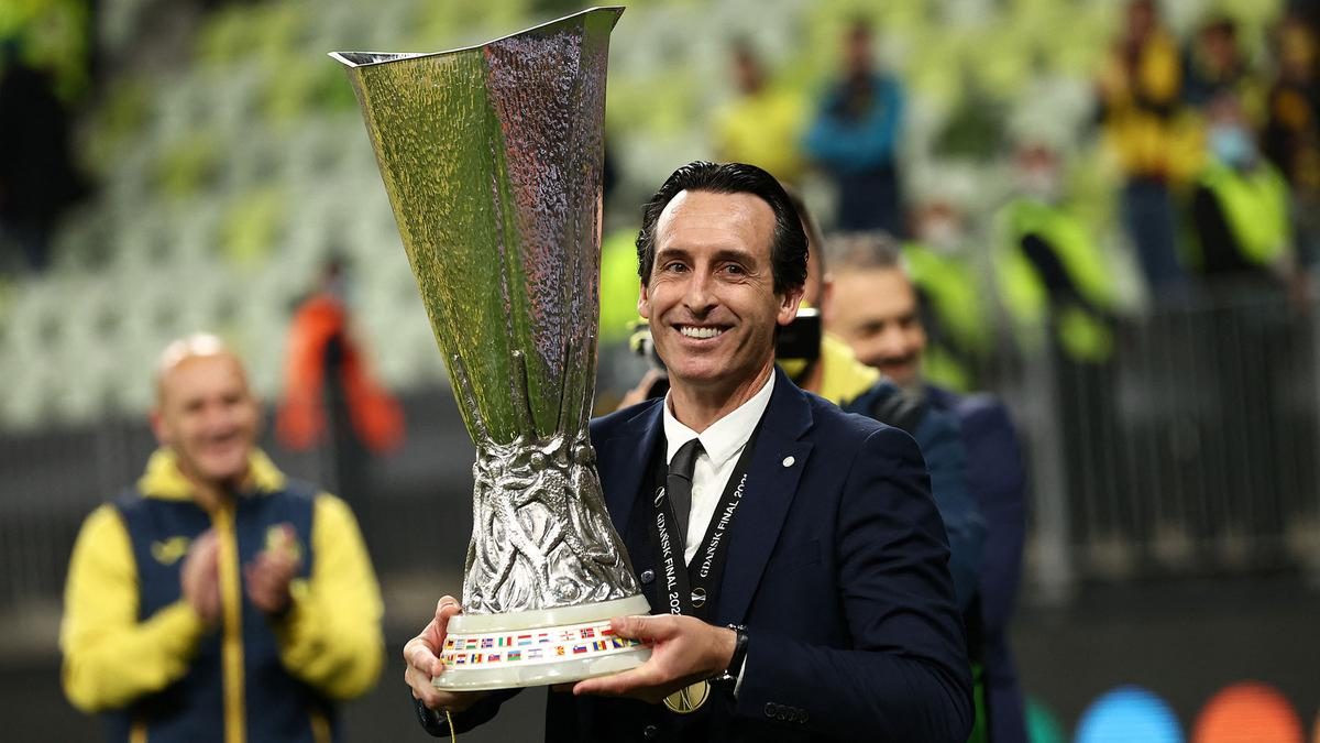 Unai Emery Membawa Aston Villa Raih Trofi Setelah Sekian Lama dan Ukir Sejarah Pribadi