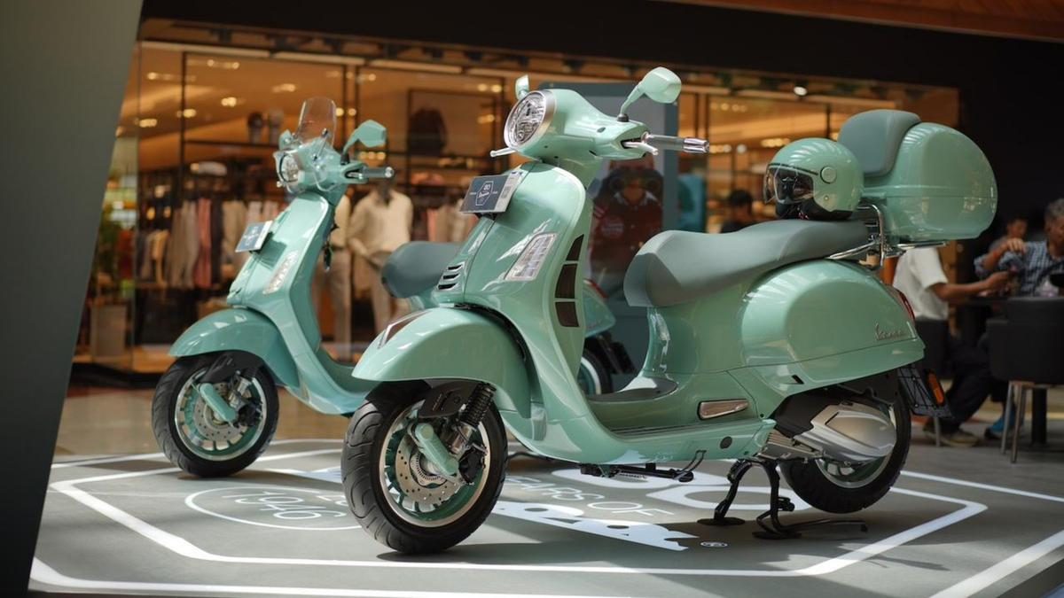 Vespa Edisi Spesial Ulang Tahun ke-80 Tampil Berbeda