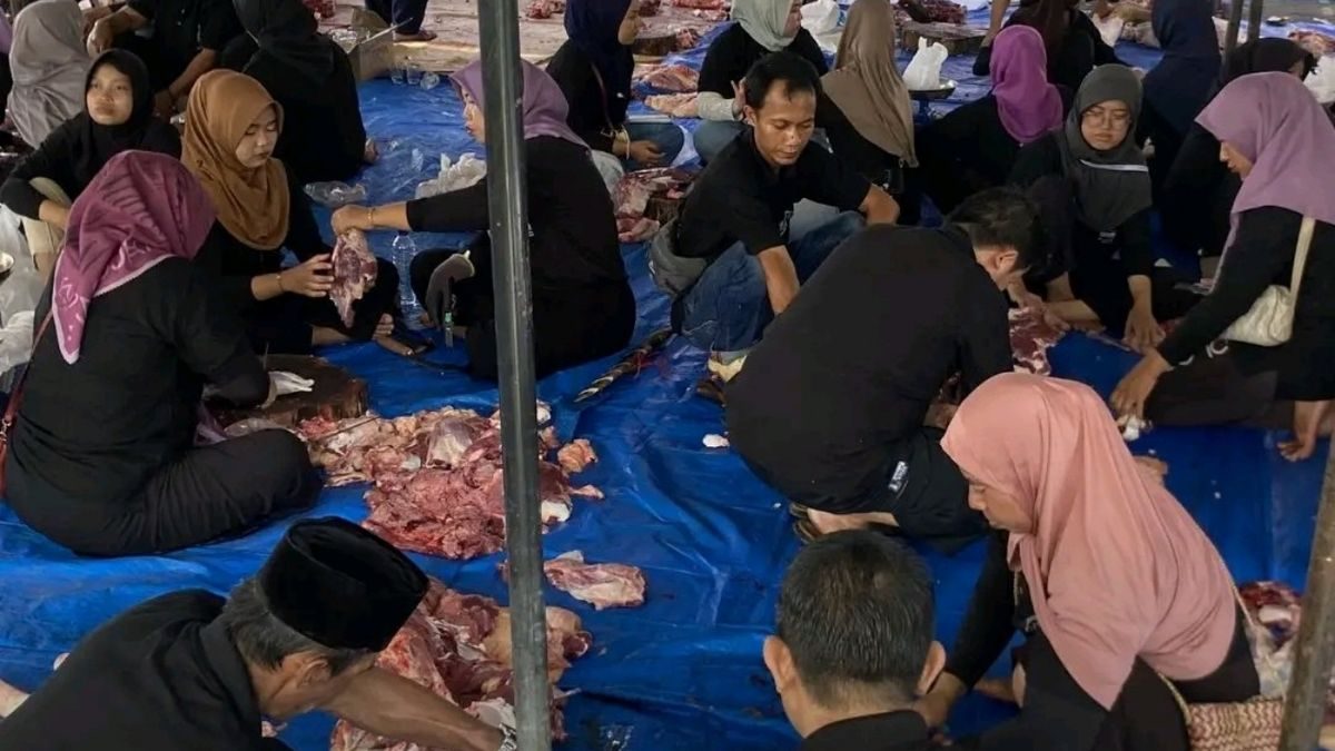 Warga Desa Sukaurip Konsisten Berkurban Besar, Tahun Ini 16 Sapi dan 12 Kambing Disembelih di Masjid Al Ikhlas