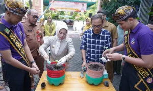 Warga Kota Mojokerto Tingkatkan Gerakan Tanam Cabai di Rumah