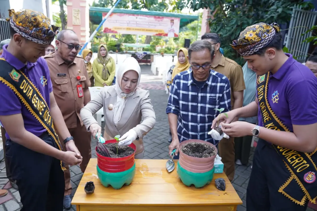 Warga Kota Mojokerto Tingkatkan Gerakan Tanam Cabai di Rumah