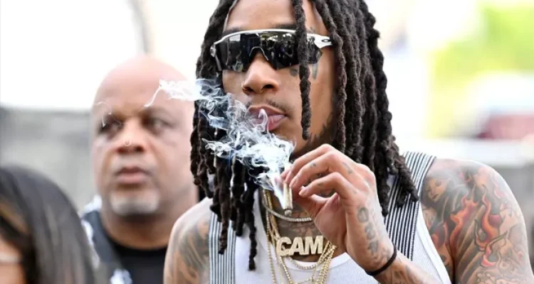 Wiz Khalifa Divonis 9 Bulan Penjara di Rumania Akibat Hisap Ganja Saat Manggung