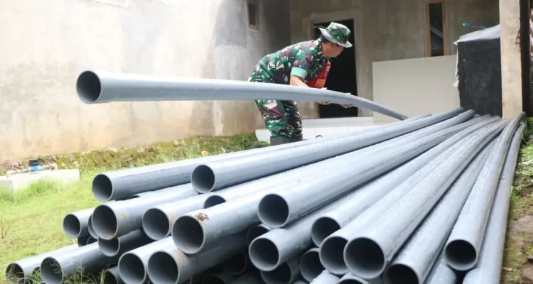 Wujudkan Akses Air Bersih, Satgas TMMD Kodim 0820 Probolinggo Kerja Bertahap di Jalur Tiris