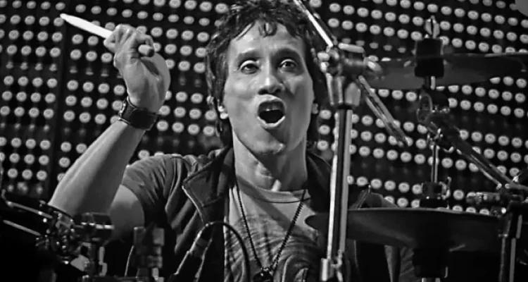 Yaya Moekito, Drummer God Bless, Berpulang