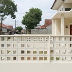 10 Pilihan Warna dan Motif Pagar Roster untuk Kesan Rumah Lebih Lapang