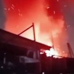 11 Mobil Damkar Padamkan Kebakaran Rumah Dinas TPU Jatinegara