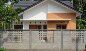 6 Model Pagar Batako Modern untuk Rumah Kampung dan Desa