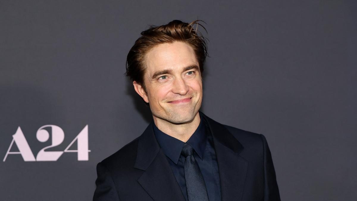 Alasan Robert Pattinson Minta Pakaian Dalam Motif Macan Tutul di Film The Odyssey