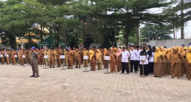 Apel Gabungan Haurgeulis: Camat Tekankan Disiplin & Pelayanan Publik