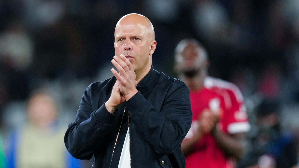 Arne Slot Abaikan Pinangan Mengejutkan Fulham, Belum Ingin Kembali Latih Klub Inggris