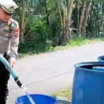 Atasi Kekeringan: Sat Lantas Indramayu Salurkan Air Desa Pesisir