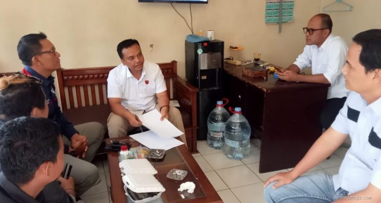 Atim Sawano Laporkan Intimidasi Oknum Polisi ke Paminal Polres Indramayu