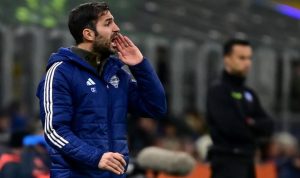 Barcelona Pertimbangkan Cesc Fabregas Sebagai Penerus Hansi Flick