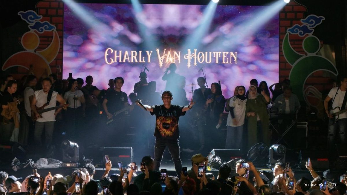 Charly Van Houten Gebyar Hari Jadi Cirebon ke-599, Ribuan Penonton Terbakar Semangat