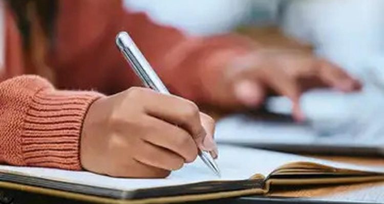 Contoh Catatan Wali Kelas untuk Raport SMA: Motivasi Siswa