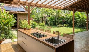 Dapur Belakang Minimalis dengan Atap Kaca Hemat Energi yang Menawan