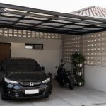 Desain Garasi Rumah dengan Roster untuk Sirkulasi Udara yang Baik