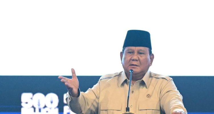 Di Hadapan Ribuan Pelaksana MBG, Prabowo Tegaskan Prioritas Kepentingan Rakyat