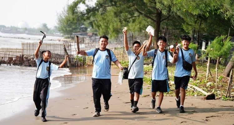 DLH Indramayu: Aksi Bersih-bersih Pantai Rayakan Hari Lingkungan Hidup