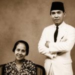 Dua Dekade Inggit Mendukung Soekarno Menuju Puncak