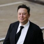 Elon Musk Akan Jadi Triliuner Usai SpaceX IPO