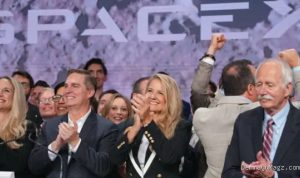 Elon Musk, Orang Pertama Capai Kekayaan Triliunan Dolar Berkat IPO SpaceX