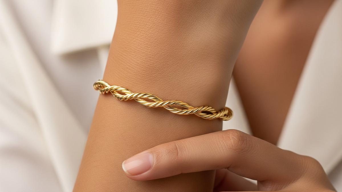 Gelang Emas Lilitan Kabel Terbaru dengan Kilau Elegan
