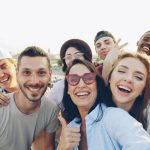 Generasi Zillennial: Penjembatan Unik Antara Milenial dan Gen Z