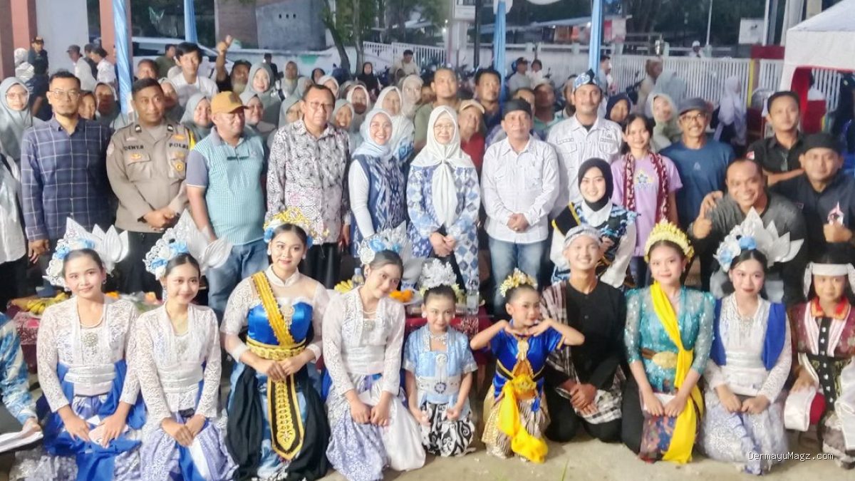 Hj Ratnawati DPRD Jabar Sapa Warga Budaya di Indramayu