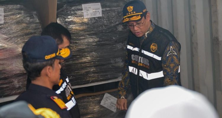 Importir Terancam Sanksi Akibat Sengaja Menahan Kontainer di Pelabuhan