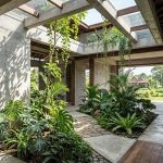 Inspirasi Rumah Desa Bergaya Unfinished yang Berkelas