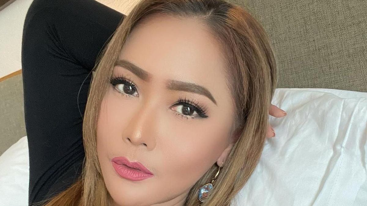 Inul Daratista Kesal Dituduh Haus Penghargaan Akibat Pramugara KAI Berlutut