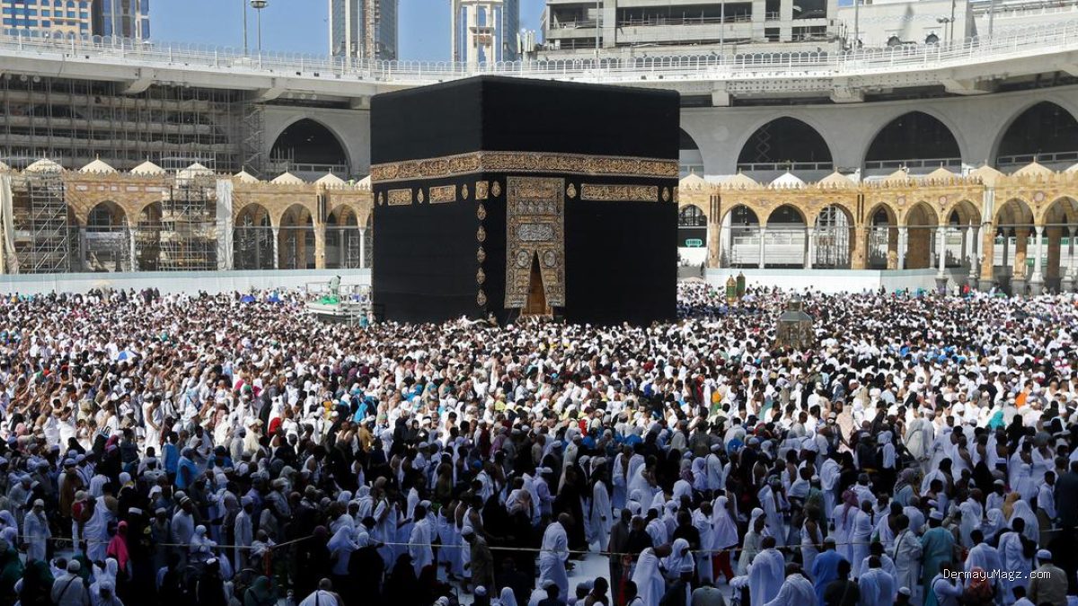 Jemaah Diminta Fokus Ibadah Saat Penggantian Kain Ka'bah Malam Ini