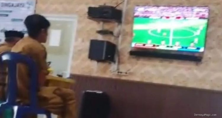 Kades Khaerul Anam Gagal Bina Perangkat, Pelayanan Desa Singajaya Amburadul