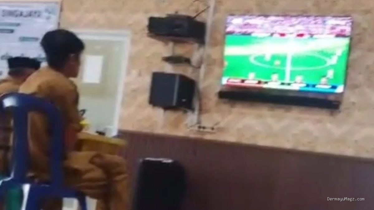 Kades Khaerul Anam Gagal Bina Perangkat, Pelayanan Desa Singajaya Amburadul