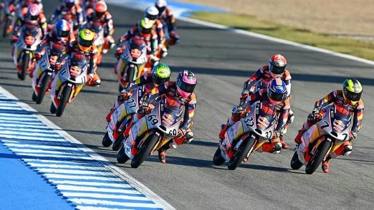 Kekecewaan Kiandra Ramadhipa di RBRC Mugello: Penalti Grid dan Kecelakaan di Akhir Balapan