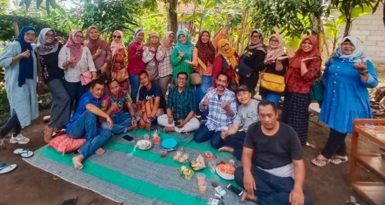 Keluarga Cirebon-Haurgeulis: Silaturahmi Akbar Lintas Generasi Pererat Persaudaraan