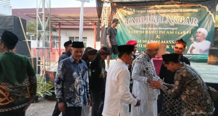Kiai Abbas Buntet di Indramayu: 14 Anak Disunat, 72 Yatim Rejeki